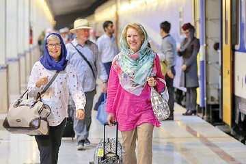Tourist arrivals in Iran tops six million in year