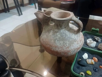 Police recover illegally-held relics in northern Iran