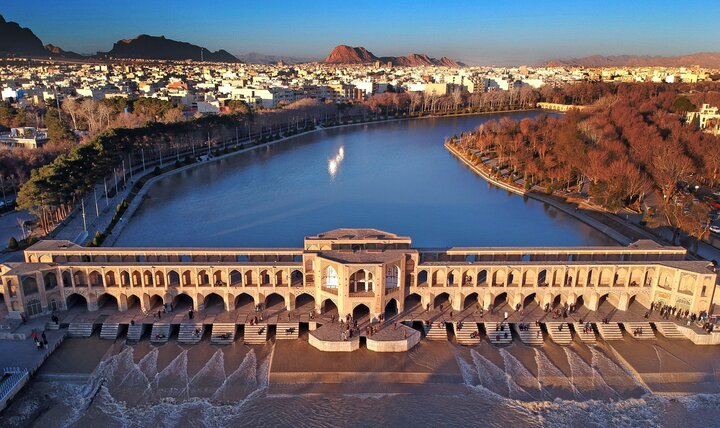 Dry river, sinking city: urgent measures needed to save Isfahan’s heritage