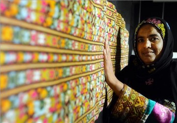 Iranian artisans showcase skills at Expo 2024