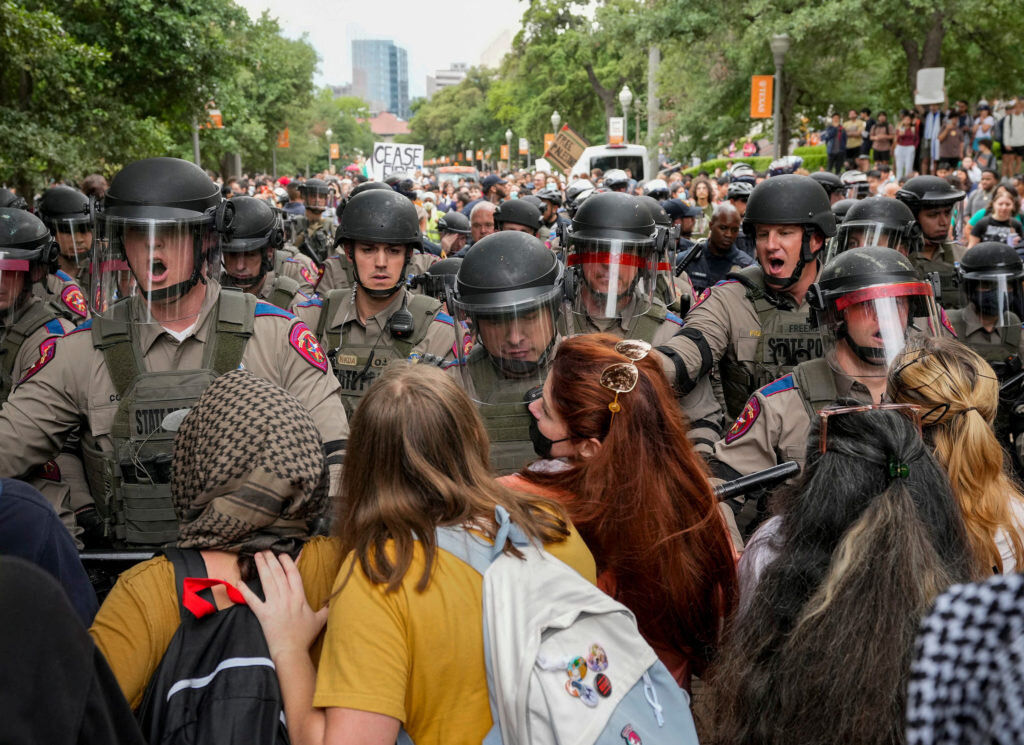 Police clash with students opposing the Gaza war