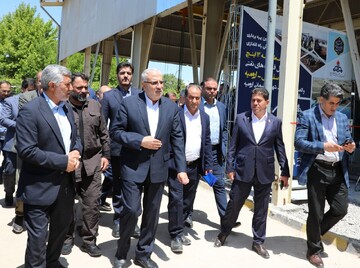 Oji inaugurates several oil projects in northwestern Iran
