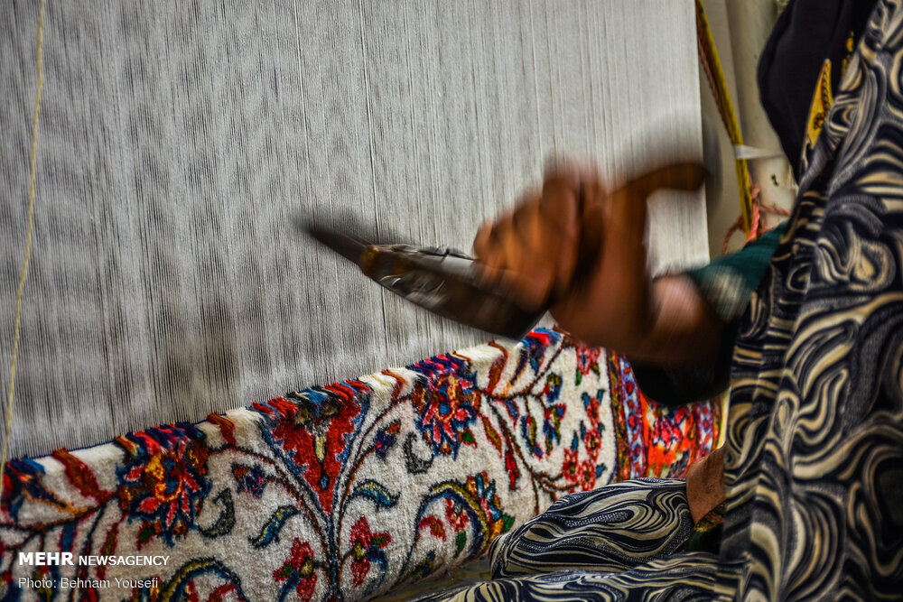 Discover distinct charm of Sarouk carpets