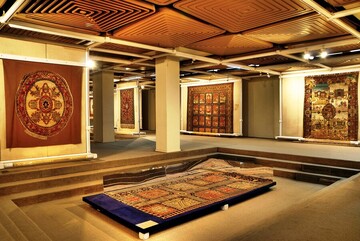 Tehran museum unveils kilim treasures from 24 provinces