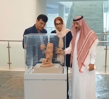 Saudi diplomat visits Mashhad museum