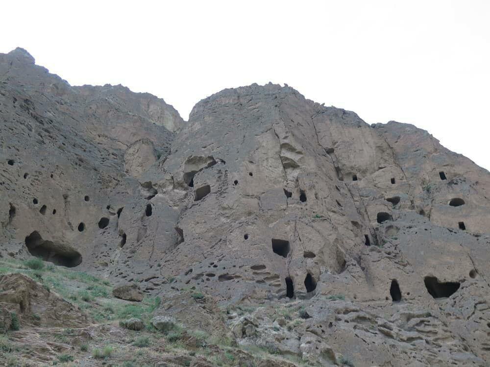 Archaeologists to shed new light on hand-carved caves in northern Iran