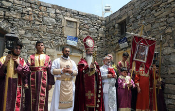 Pilgrims flock to St. Thaddeus for Badarak ritual