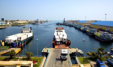 Loading, unloading of goods in Shahid Bahonar port up 34% in 5 months yr/yr