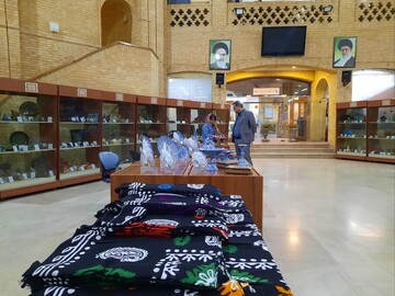 Dorud handicrafts on show at ministry headquarters in Tehran