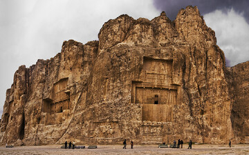 Naqsh-e Rostam: limited excavation permit issued to address water penetration