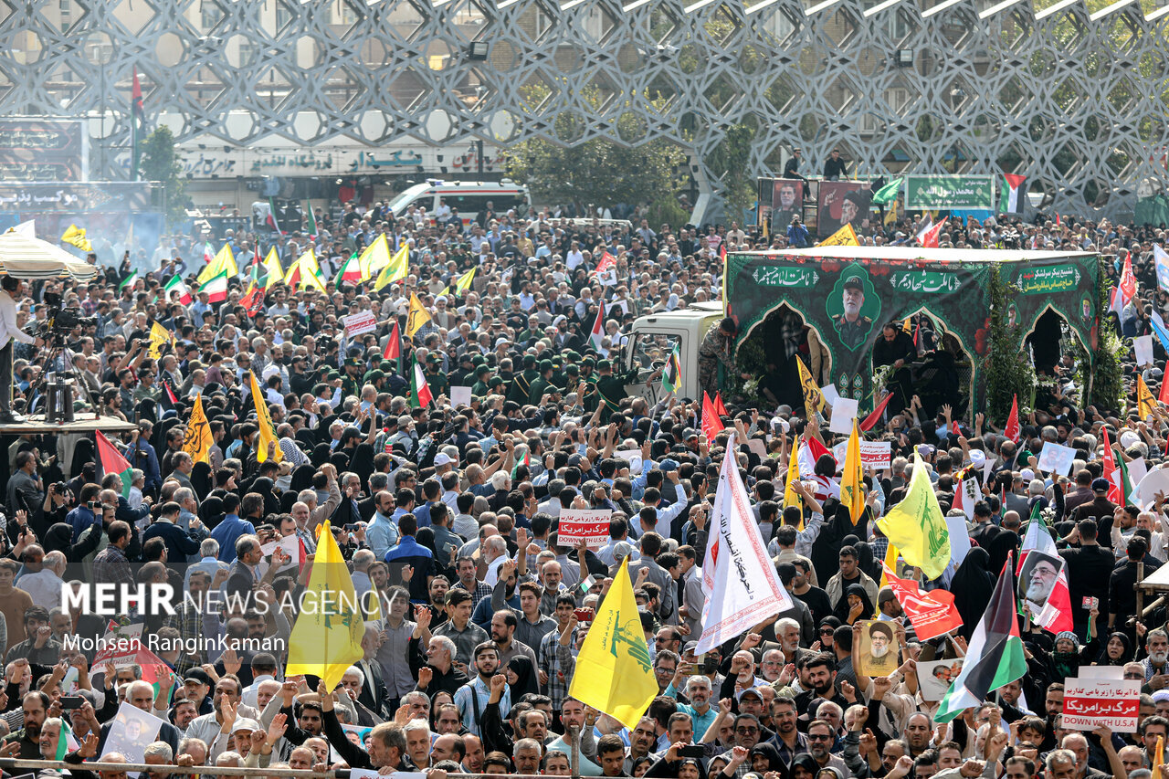 Iranians pay tribute to martyred IRGC commander in Tehran funeral