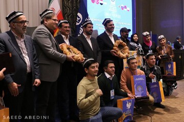 Hamedan festival honors foreign participants for their contributions to children’s theater