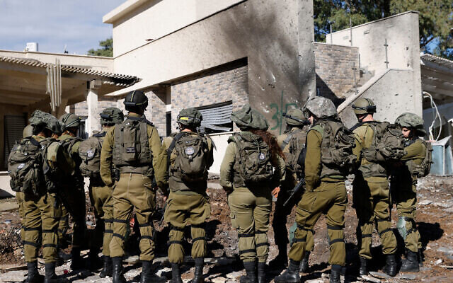 Israel forces Lebanon