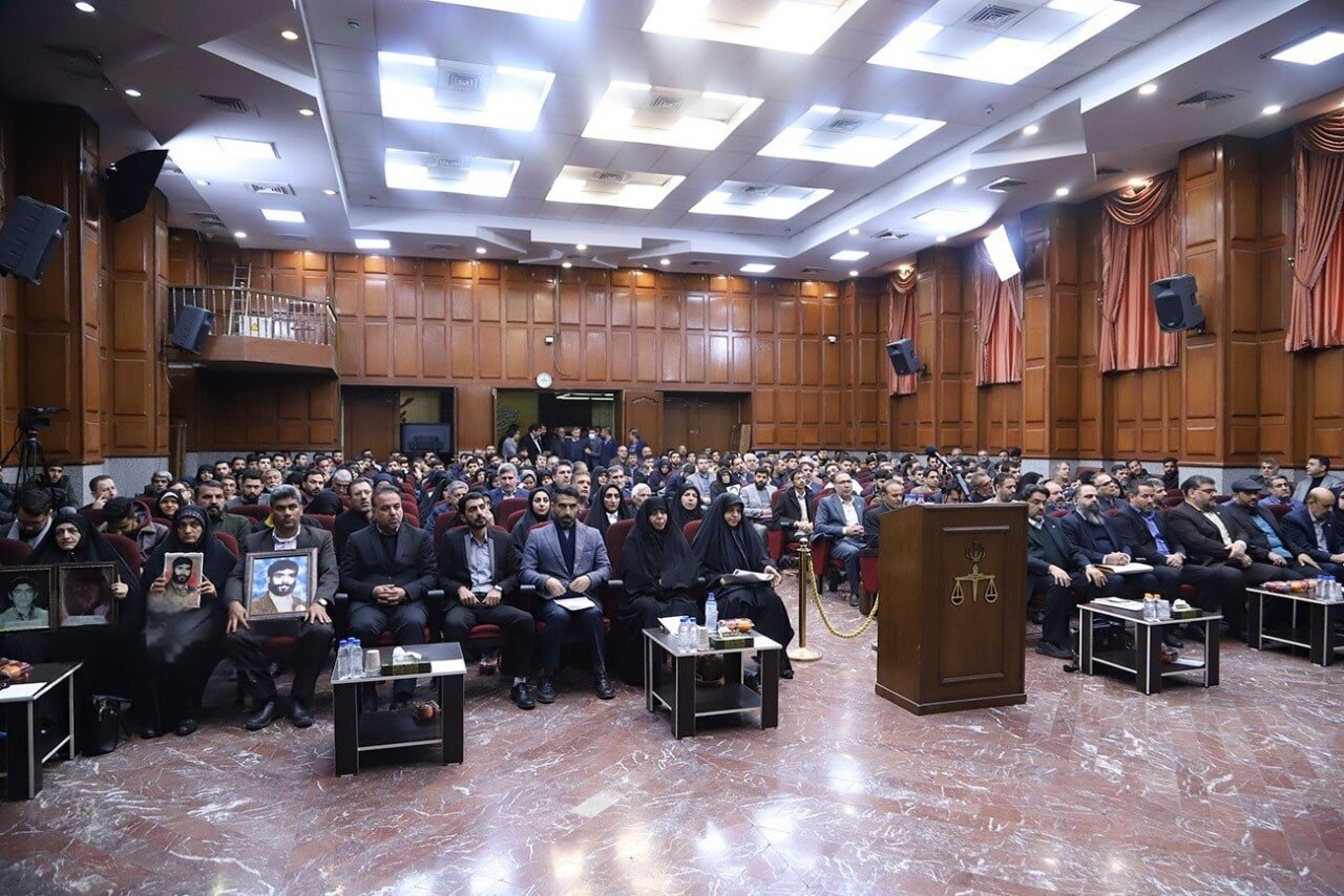 Martyred Divers's families