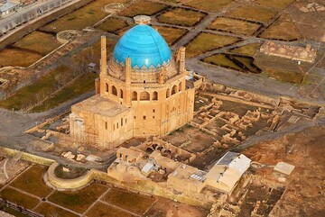 Photo exhibit celebrates 70 years of restoration at Soltanieh Dome