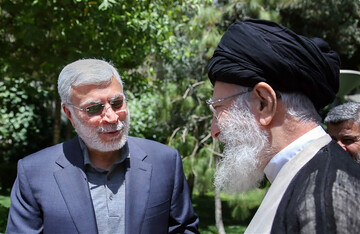 Leader honors al-Muhandis ahead of meeting with families of Kerman attack victims