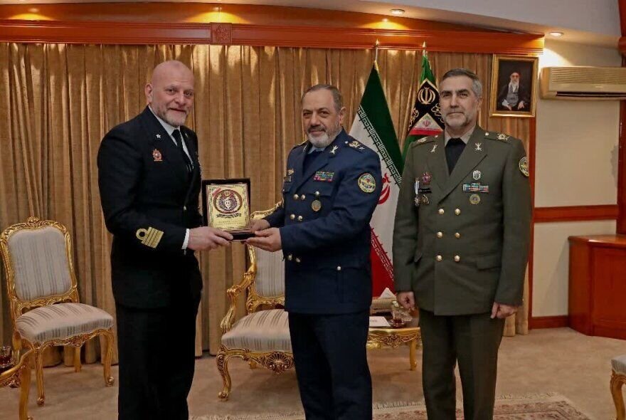 Tehran hosts talks on enhancing military fitness through sports