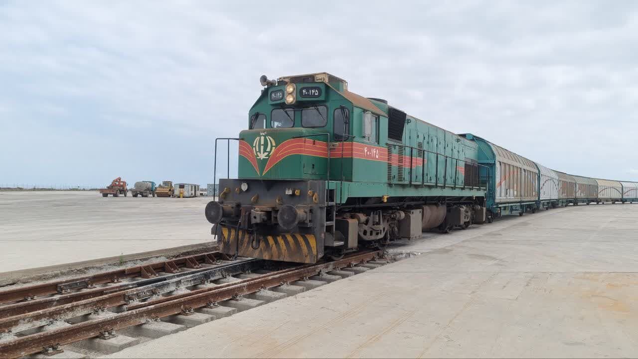 Tehran-Van train resumes service after 5-year halt