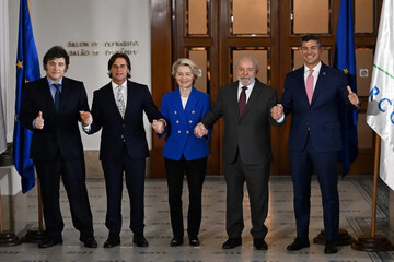 Argentina's President Javier Milei, Uruguay's President Luis Lacalle Pou, European Commission President Ursula von der Leyen, Brazil's President Luiz Inacio Lula da Silva and Paraguay's President Sant