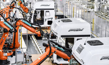 Robots work at an intelligent plant of truck manufacturer First Automotive Works Jiefang Co., Ltd. (FAW Jiefang) in Changchun, northeast China's Jilin Province, June 27, 2023. (Xinhua/Xu Chang)