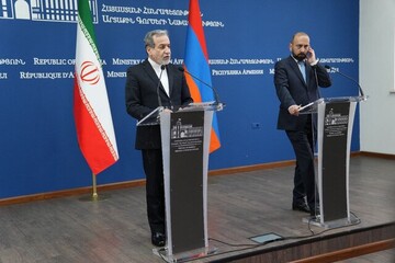 The Iranian and Armenian foreign ministers talks to reporters