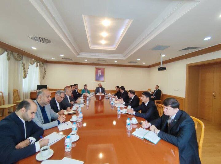 Iranian, Turkmen officials discuss Caspian Sea issues