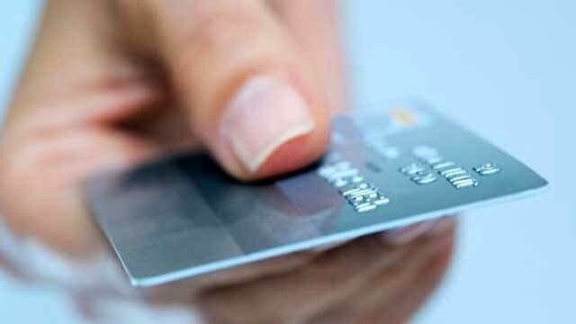 Iran’s Central Bank introduces rial debit cards for tourists, foreign nationals