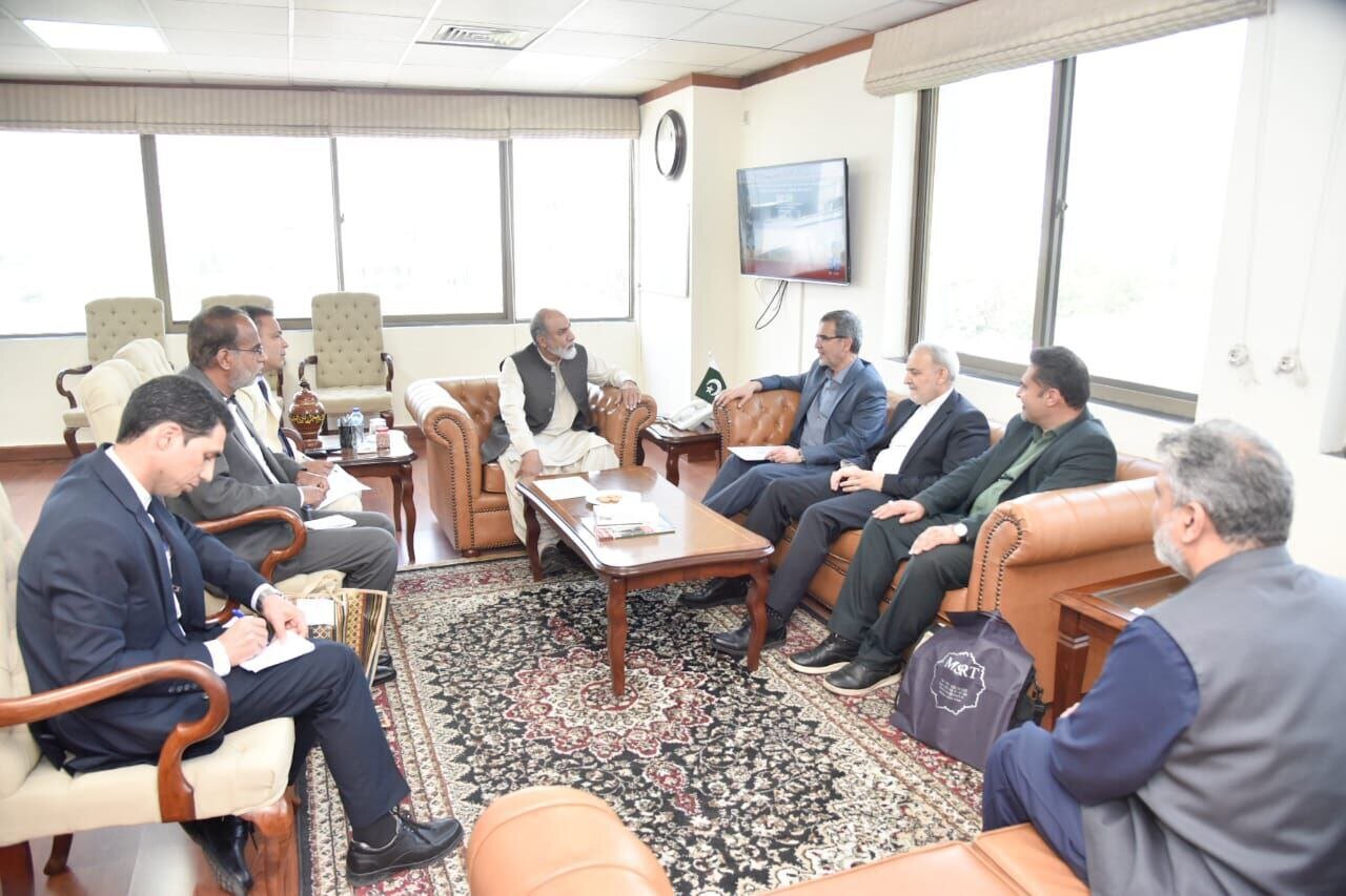 Tehran, Islamabad to boost scientific ties