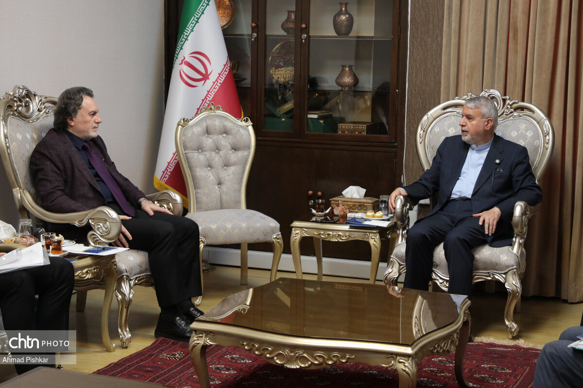 Iranian tourism minister Seyyed Reza Salehi-Amiri (R) talks to Turkey’s ambassador to the Islamic Republic, Hicabi Kirlangic, in a meeting held in Tehran, April 19, 2025.