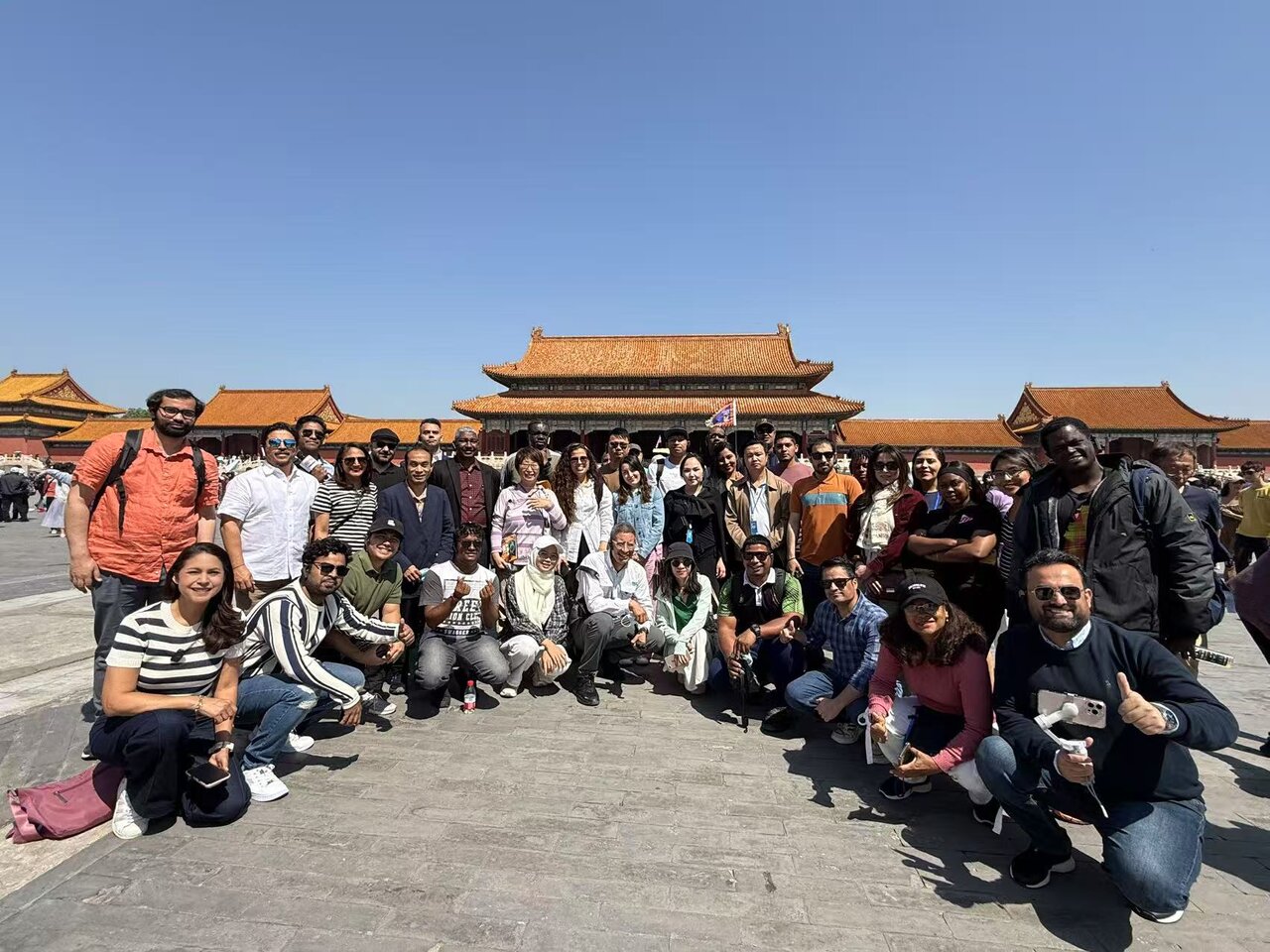On April 29, 2025, a group of foreign journalists engaged in a Chinese media exchange program toured the Forbidden City in Beijing