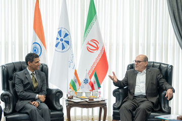 Tehran, New Delhi focus on sanction-free trade in business talks