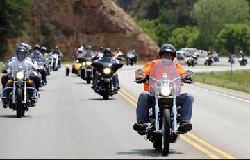 Polish cyclists rally in Gilan province