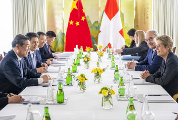 China, US hold talks regarding war trade