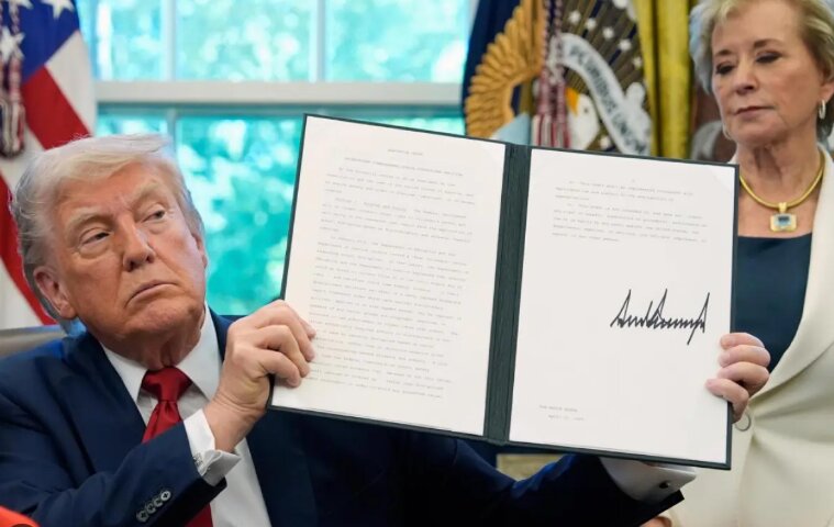 US states sue Trump environment policy