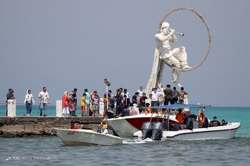 Zarif highlights Kish Island’s potential in Halal tourism