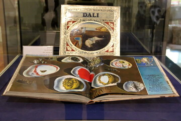 “With the World of Dali” exhibition underway at Niavaran Cultural Historical Complex