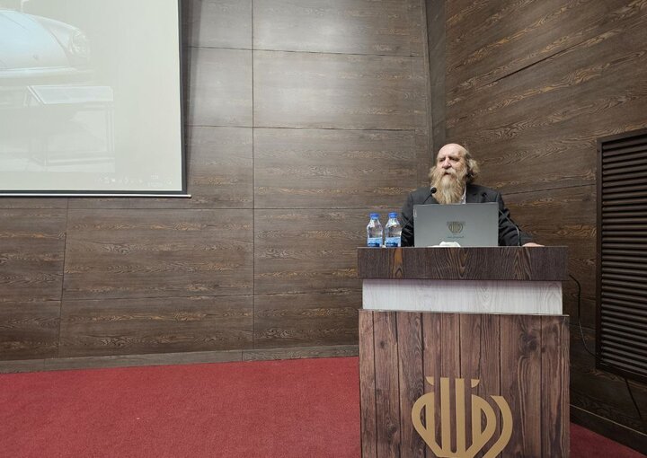 Iran opens its first specialized college for classic car restoration