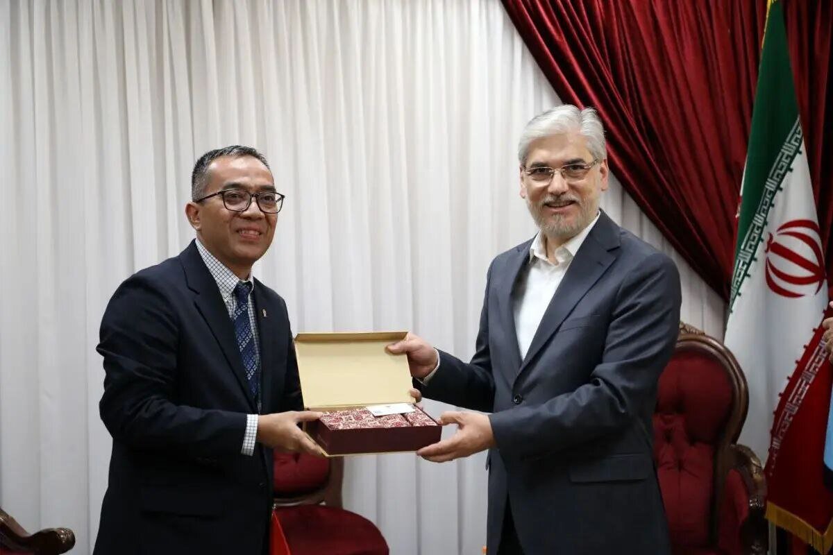 Tehran to boost technological co-op with Tunis, Jakarta