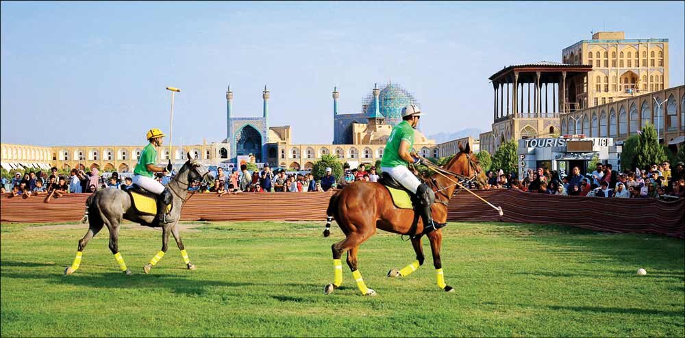 Symbolic Chogan match held in Naqsh-e Jahan Sq. to celebrate Cultural Heritage Week
