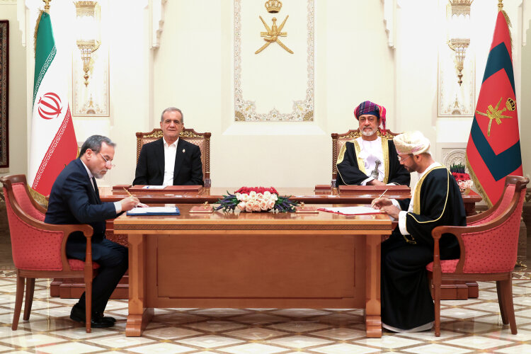 pezeshkian in Oman