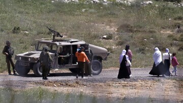 Syrian villagers drive out Israeli unit