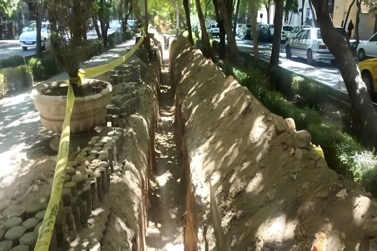 Human remains and pottery fragments unearthed in Isfahan’s utility excavation