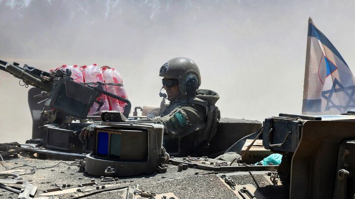 Zionists attack Gazans
