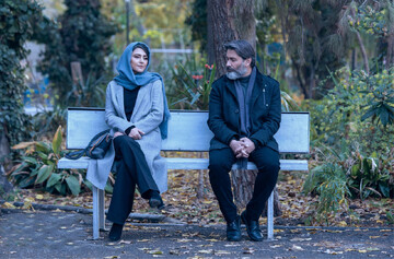 Iranian actors Parsa Pirouzfar, Hoda Zeinolabedin win awards at Cinema Jove