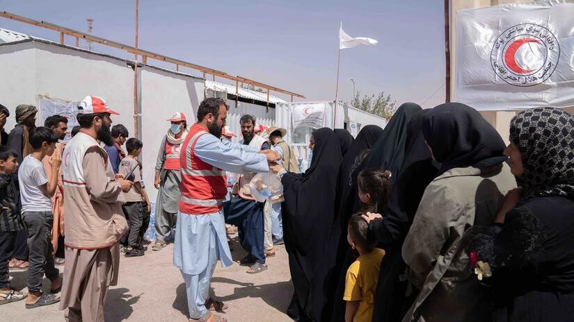 IFRC seeks intl. aid to support Afghans deported from Iran