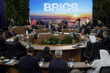 Sanctions and geopolitical tensions undermine climate cooperation: FM Araqchi