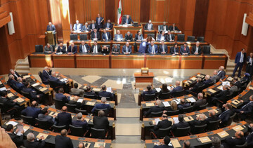Lebanese lawmakers question the cabinet over its policies