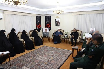 Ayatollah Khamenei’s envoy conveys his condolences to General Salami's family