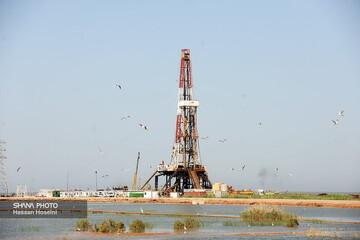 Iran approves emergency plan to boost oil output by 250,000 bpd with NDF backing