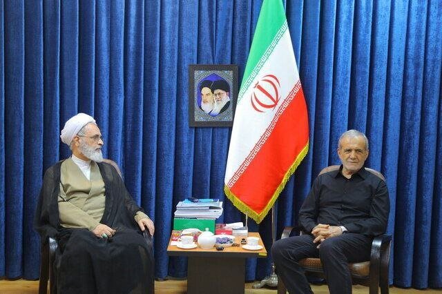 Pezeshkian meets Ayatollah Arafi